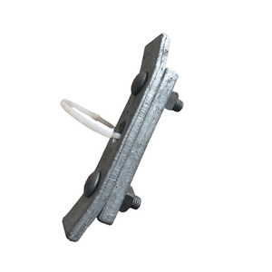 Abrazaderas de ranura paralela de 3 pernos de tipo curvo Abrazadera de alambre de tipo de suspensión de metal HDG de tres pernos - Product Image 3