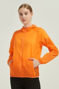 Giacca Estiva Chillon con Cappuccio, Protezione UV, Antibatterica, Leggera, Traspirante, ad Asciugatura Rapida, Abbigliamento Solare Regolare, Colore Rosso - Product Image 6