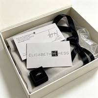 Carte de remerciement grise en papier couché mat 300 g/m² avec logo personnalisé, style minimaliste de luxe, pour marque de maquillage et de beauté