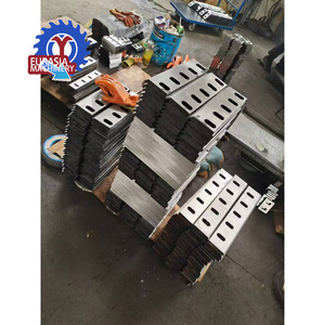 <span class=keywords><strong>Couteaux</strong></span> à ordures eurasiens Lames de déchets en plastique Rouleau de coupe Broyeur de pneus Machine de concassage Métal Petit déchet Pneu Broyeur en laiton - Product Image 5