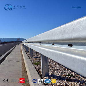 Barandilla de Seguridad para Carreteras de Acero Reforzado H2W3 con Reflectores Prismáticos de Alta Intensidad con Certificación CE para una Protección Vial Segura - Product Image 1