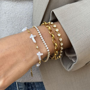 J & d 18k सोने की प्लेट स्टेनलेस स्टील ब्रेसलेट क्लासिक क्रॉस एक्रिलिक मोती सफेद घन - Product Image 2