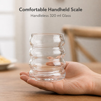 Tasse à café en verre ondulé coloré 320 ml OEM ODM pour café glacé, latte, jus, café, restaurant