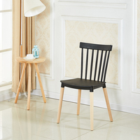 Chaises de salle à manger bon marché en plastique creux élégant Winsor de café en gros d'usine