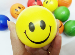 Pelotas Antiestrés de 6.3cm, Suaves, Coloridas, con Caras Sonrientes y Divertidas, Juguetes Sensoriales para Niños, Hechas de Material PU - Product Image 3