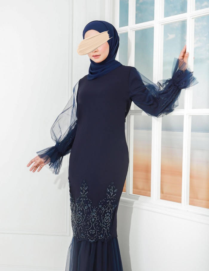 สีกรมท่า