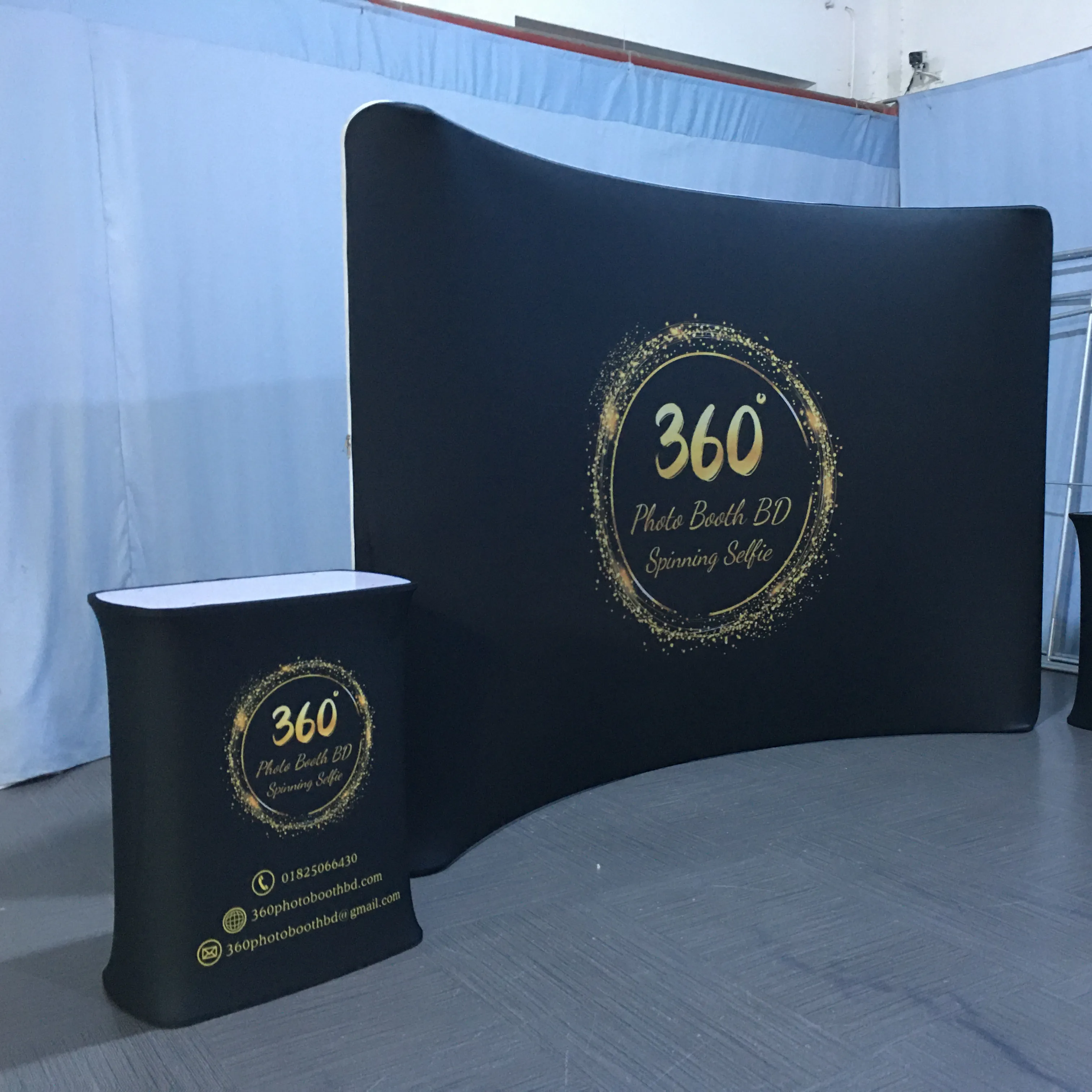 Portable advertising tension fabric display aluminium event exhibition curved floor backdrop banner stand