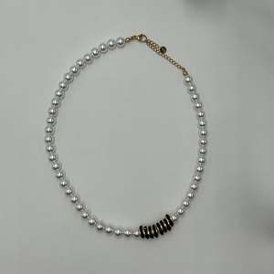 CBBA-1456 Pearl Necklaces Elegant and Luxurious Perfect Accessory for Any Outfit - Product Image 1