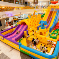 Château gonflable commercial d'extérieur avec parcours d'obstacles en PVC, facile à installer, taille personnalisable pour 5 à 10 personnes