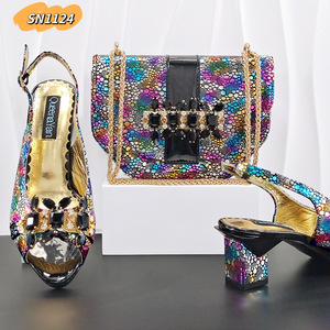 Disponibile Set di <span class=keywords><strong>Scarpe</strong></span> con Tacco Alto Verdi ed Elegante Borsa da <span class=keywords><strong>Sera</strong></span> Abbinata <span class=keywords><strong>per</strong></span> Donne - Product Image 2