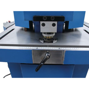 เครื่องเจาะร่องโลหะ AKM 200-6 VP Metallkraft พร้อมสถานีเจาะรู  รับน้ำหนักได้ 12 ตัน - Product Image 4