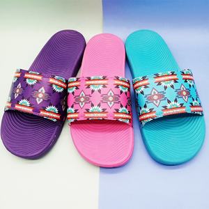 รองเท้าแตะแบบสไลด์รองเท้าแตะสำหรับผู้ชายรองเท้าแตะผู้หญิงสำหรับเจ้าสาวผ้าขนแกะหรูหราโลโก้ออกแบบได้ตามต้องการ - Product Image 5