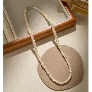 Collar de Perlas Naturales de Forma Barroca Apiladas para Mujer, Versátil, Ligero, de Lujo, Cadena Irregular para Clavícula, para Suéteres - Product Image 1