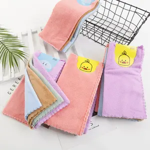Kleines quadratisches Handtuch aus Korallen samt 30*30 Geschenk einfarbiges Speichel tuch für Kinder Mehrzweck-Reinigungs tuch saugfähiges Handtuch