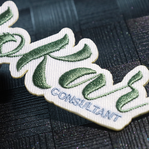 Écusson brodé personnalisé mode bricolage Design or argent fils marque Club broderie fer sur patchs pour vêtements - Product Image 4