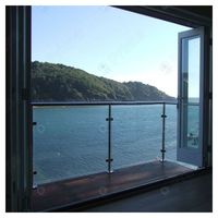 Prima Französisches Zeitgenössisches Elegantes Gebürstetes Aluminium UV-Beständiges Kindersicheres Präzisionsgebohrtes Glasgeländer für Treppen und Villen
