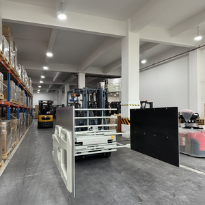 Гидравлический захват для картонных коробок Liandong для вилочного погрузчика, с импортными клапанами и 4-ступенчатым регулятором давления для безопасной работы - Product Image 1