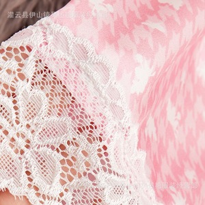 Comercio exterior europeo y americano, ventas transfronterizas: Pijama con diseño de tirantes con volantes y ribetes de encaje, estampado en seda sintética - Product Image 3