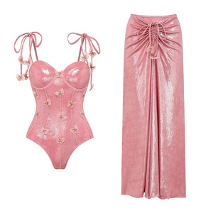 Conjunto de traje de baño de 2 piezas para mujer, rosa brillante, con mariposa 3D, aros, tirantes y falda larga con cordón. - Product Image 1