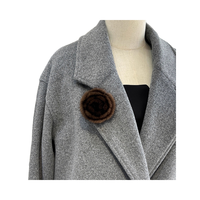 Broche en rose de vison importée coréenne, accessoire de broche féminine haut de gamme, nouvelle décoration de vêtements polyvalente d'automne et d'hiver