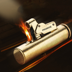 Briquet en laiton authentique au kérosène, briquet en laiton de la Seconde Guerre mondiale pour hommes - Product Image 1