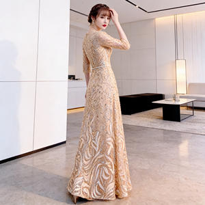 فستان سهرة أنيق أحمر بياقة على شكل V لصيف 2026، فستان أم العروس الجديد الذهبي للحفلات، فستان سهرة مستقيم من البوليستر OEM - Product Image 3