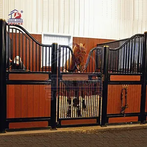 Abri pour chevaux d'extérieur autoportant de style grange américaine de 10 pieds