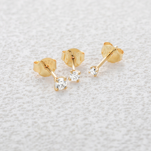 CANNER Juego de 3 Piezas de Aretes Clásicos con Incrustaciones de Moissanita de Cuatro Puntas, Estilo Simple y Moderno, 2/2.5/3mm, Plata S925 - Product Image 1