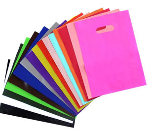 Sac en plastique à quatre doigts imprimé sur mesure pour vêtements cosmétiques et emballage cadeau texte graphique sur sac - Product Image 1