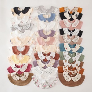 Babero ultra suave para recién nacidos, babero grueso de seis capas adecuado para niños y niñas, babero ajustable 360 con cuello estampado de color bloqueado - Product Image 1