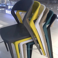 Chaises de salle à manger modernes, empilables, imperméables, portables, légères, en plastique, pour la maison, pour le salon, RW PP-A27