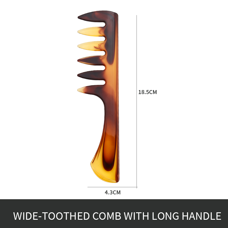 Pettine con manico lungo e denti larghi