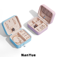 Groothandel draagbare vierkante PU lederen juwelendoos reis etui met rits mini cadeau juwelendoos opbergdoos aangepaste logo