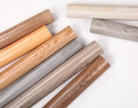 Rouleaux de revêtement de sol en vinyle PVC LVT/Rouleaux de revêtement de sol en linoléum à vendre Carreaux de vinyle auto-adhésifs imperméables pour pose libre et sèche