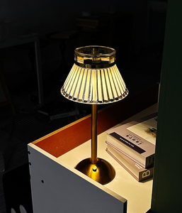 Moderne minimalist ische wiederauf ladbare USB-Lade-LED-Metall tisch lampe Nachttisch-und Schreibtisch leuchten mit Batteries trom versorgung - Product Image 1