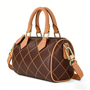 Nuevo Bolso Boston de Cuero Acolchado de Diseño de Lujo para Mujer - Logotipo Personalizado, Bolso de Mano Portátil con Correa para el Hombro - Product Image 3
