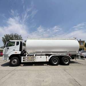 Camion-citerne à essence et diesel HOWO 6x4 10 roues 351-450 CV 20 000 litres 5 000 gallons d'occasion à bas <span class=keywords><strong>prix</strong></span> avec réservoir en alliage d'aluminium - Product Image 3