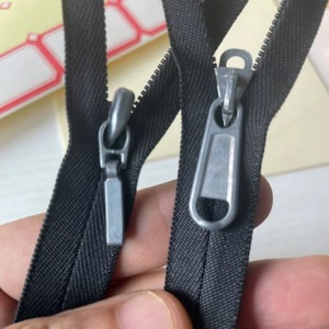 <span class=keywords><strong>Film</strong></span> stratifié interne spécial ignifuge n° 7 fermetures éclair pour coussins de siège de voiture Fabricant N° 7 Fermetures éclair invisibles pour voiture - Product Image 2