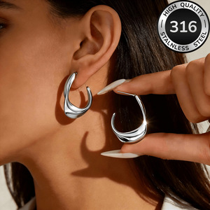 Boucles d'oreilles géométriques en acier inoxydable 316, plaquées or 18 carats, irrégulières, style luxe léger et haut de gamme, best-seller transfrontalier - Product Image 4
