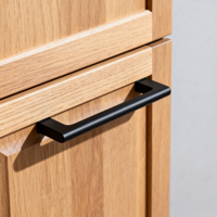Armoires de cuisine Shaker en chêne massif, armoires sur mesure style farmhouse avec îlot en marbre et vitrine pour la rénovation de la maison