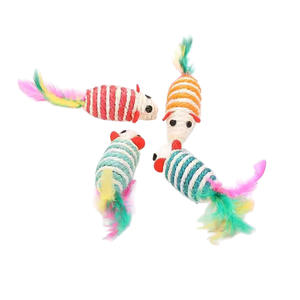 Topo in Sisal con coda di piume colorato simpatico giocattolo ecologico per animali domestici ogni giorno - Product Image 4