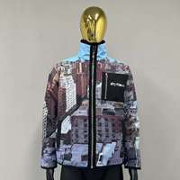 Veste Homme Style Urbain Boutonnée et Zippée, Double Usage, avec Imprimé Architecture Urbaine, Patchwork en Polaire et Broderie