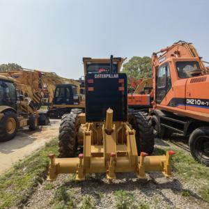 Venta Especial: Motoniveladora Caterpillar 140K Usada de Alta Demanda, Modelo 2018, Motor Diésel, Origen Japón - Product Image 2