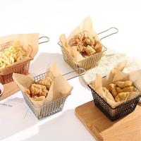 Mini panier à frites carré antiadhésif en fil métallique avec poignée pour la présentation de frites, poulet et snacks