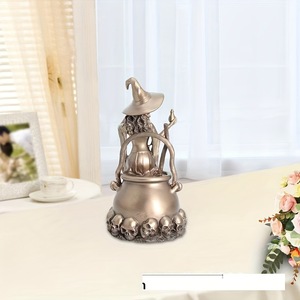 Scultura in Resina di Strega con Calderone in Stile Gotico, Finitura Bronzo Antico, Decorazione per la Casa, Personalizzazione Disponibile - Product Image 2