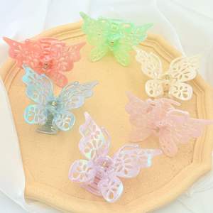 Pince à cheveux grande taille pour femme, motif requin et papillon, nouveau design coloré ajouré, en plastique, options de vente en gros - Product Image 2