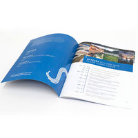 Services d'impression personnalisés pour brochures pliées, dépliants, affiches en papier d'art, catalogues, prospectus, menus et autres supports publicitaires promotionnels