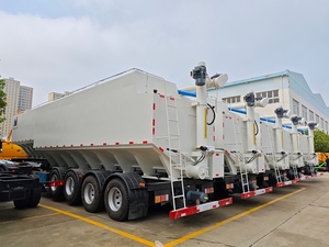 Camion remorque à benne carrée de 70 000 L, adapté à divers tracteurs de différentes marques pour le transport et le chargement d'aliments pour animaux dans les exploitations agricoles - Product Image 6
