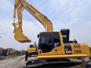 รถขุดตีนตะขาบโคมัตสึ PC240 มือสอง สำหรับงานก่อสร้างและงานดิน - Product Image 1