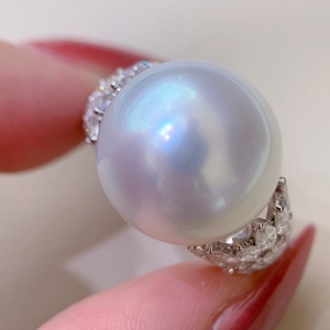 Anillo de Perlas Naturales Redondas de 12-13 mm de Zhuji, Casi Impecable, con Diamantes, Artesanía en Oro K, Precisión 925 - Venta al por Mayor - Product Image 2